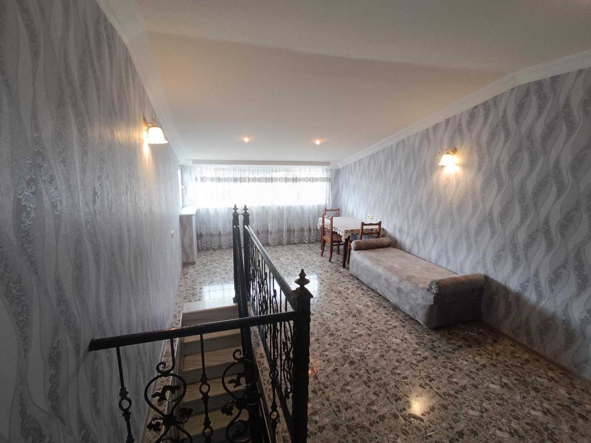 Light House Otel Kutaisi Dış mekan fotoğraf